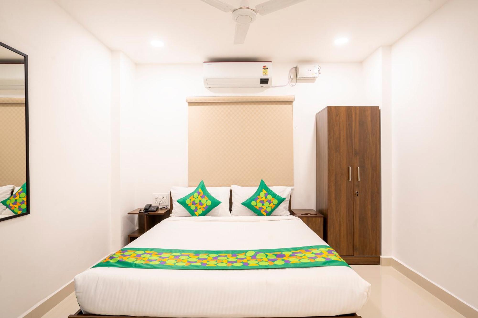 Treebo De Alphabet Gachibowli Hotel Hyderabad Exterior photo