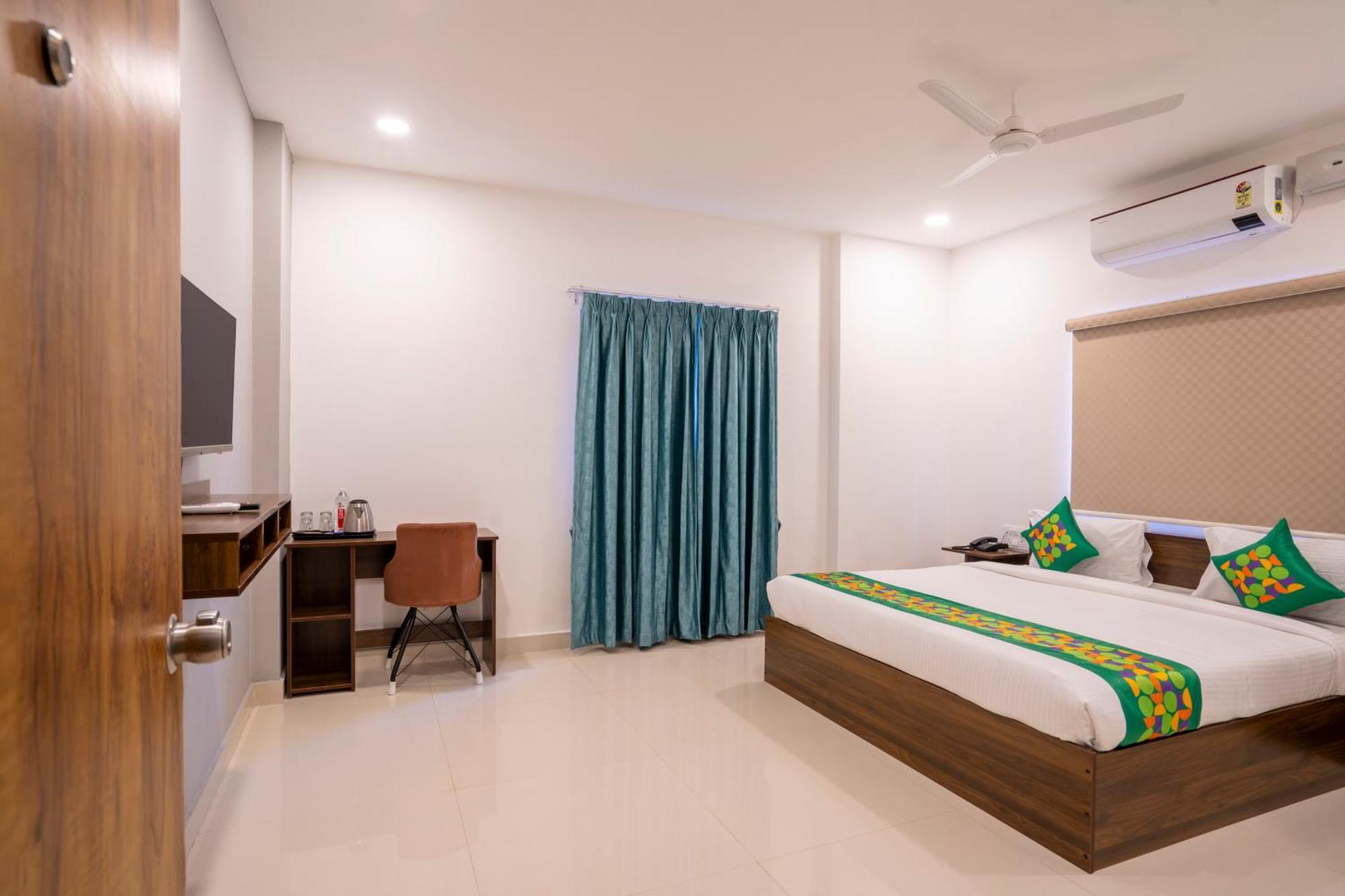 Treebo De Alphabet Gachibowli Hotel Hyderabad Exterior photo