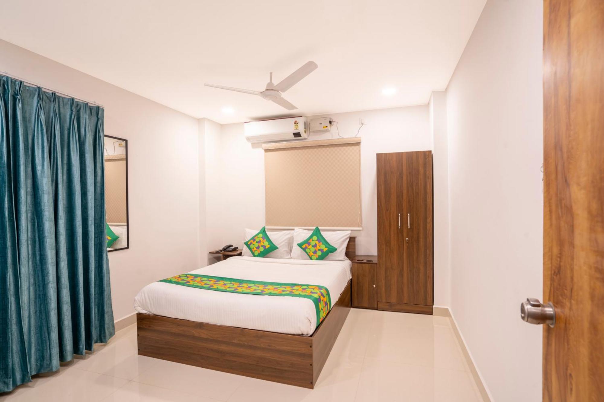 Treebo De Alphabet Gachibowli Hotel Hyderabad Exterior photo